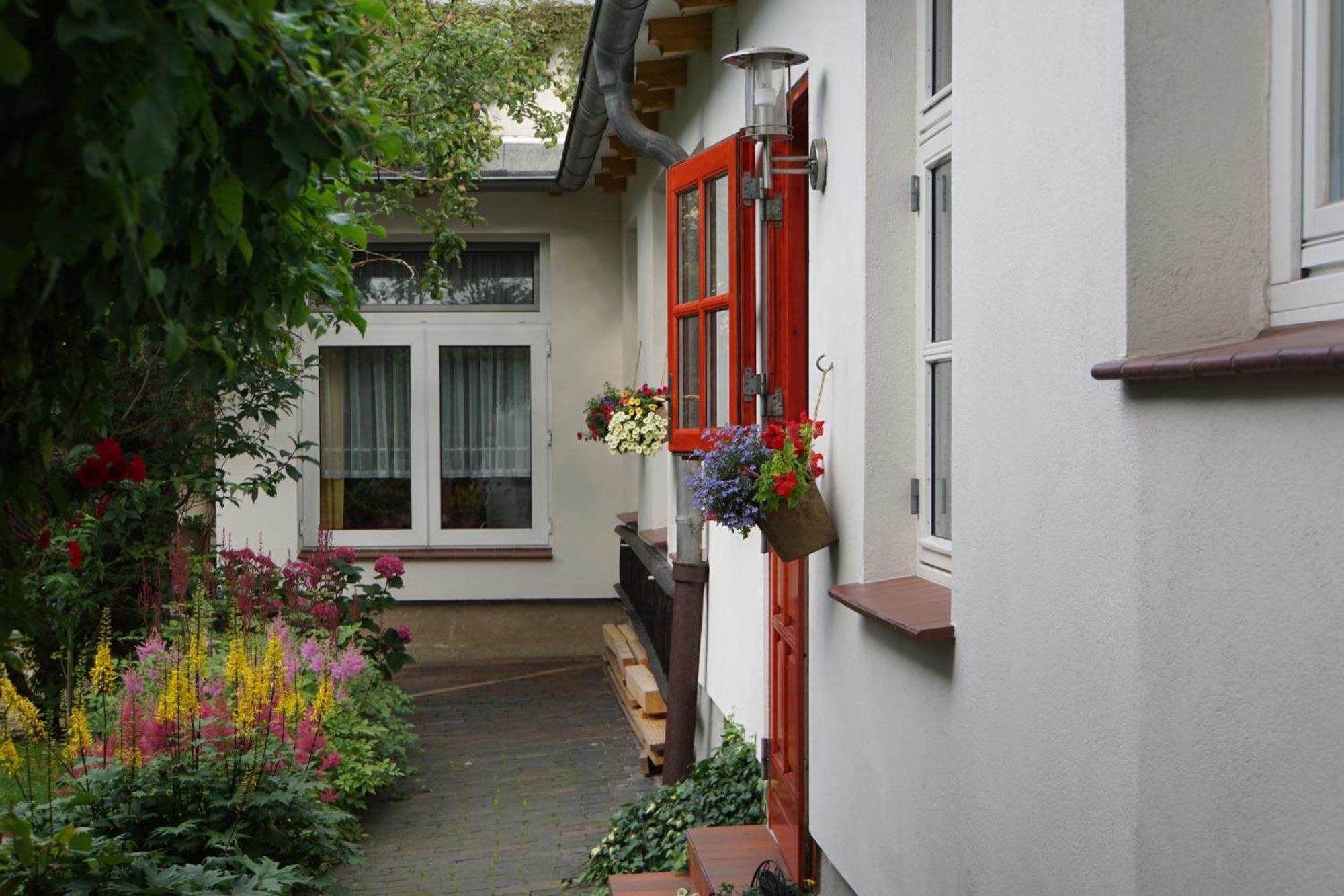 Ferienwohnung Hofidyll - Warnemuende Rostock Extérieur photo